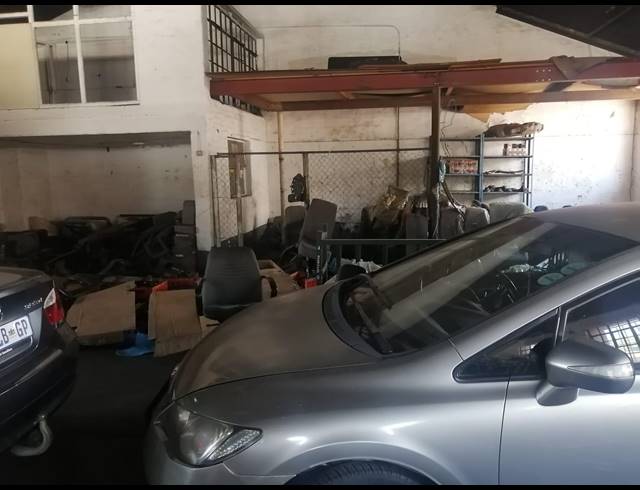 339M² WAREHOUSE FOR SALE IN FERREIRASDORP